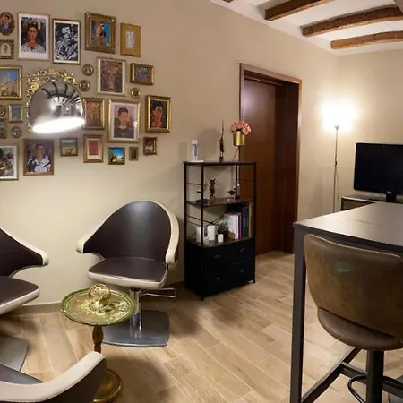 Frida Apartment *